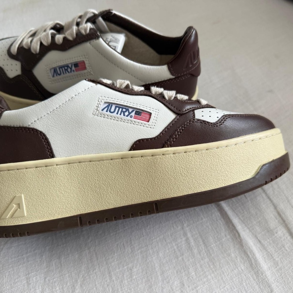 AUTRY Medalist Leather Low-Top Sneakers
